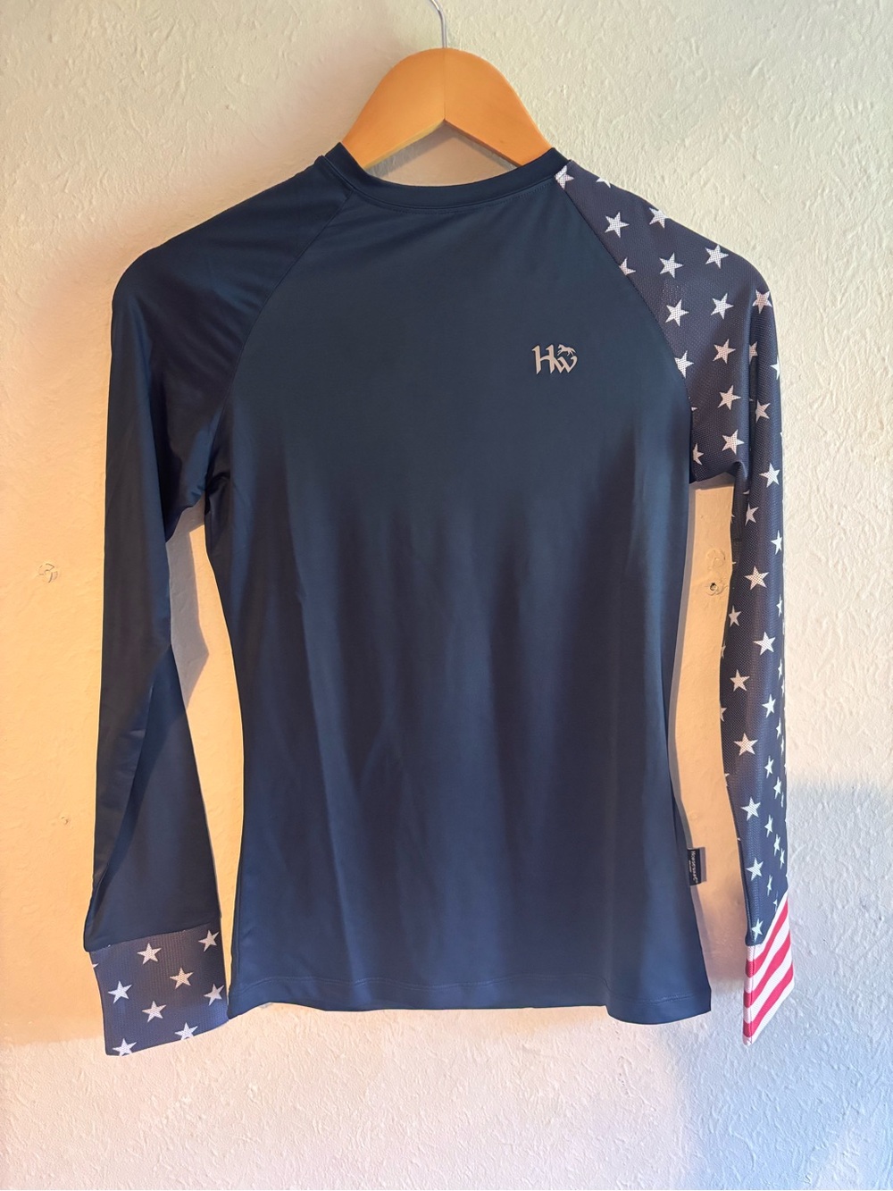 HUK‎ Women's Navy Long Sleeve Rash Guard with Stars & Stripes Sleeve